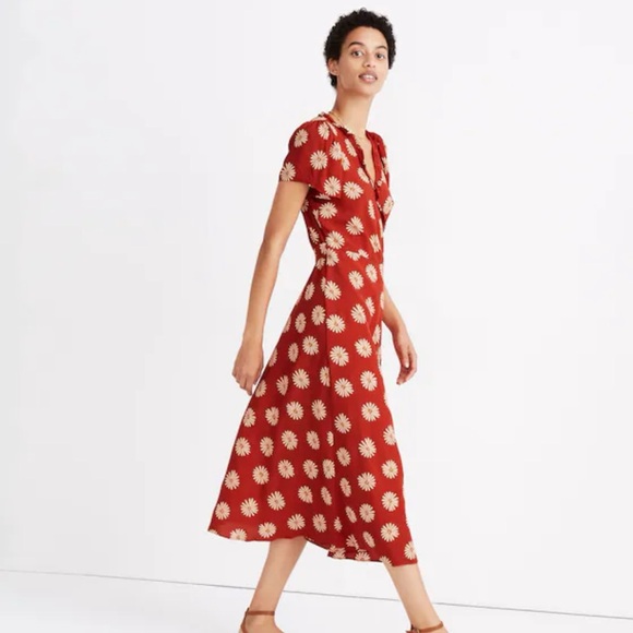 Madewell Ruffle Wrap Midi Dress in Daisy Daydream, Big Daisy Etruscan Clay - Picture 8 of 8